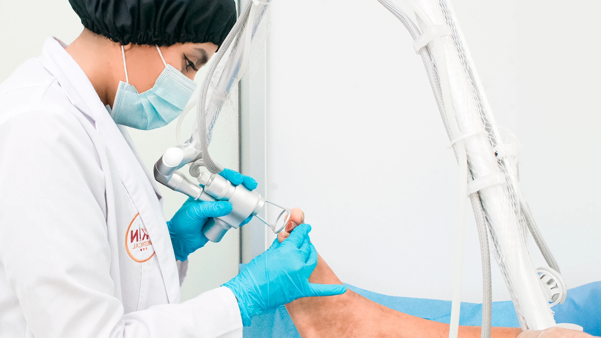 Imagen de terapista con Regenerislaser